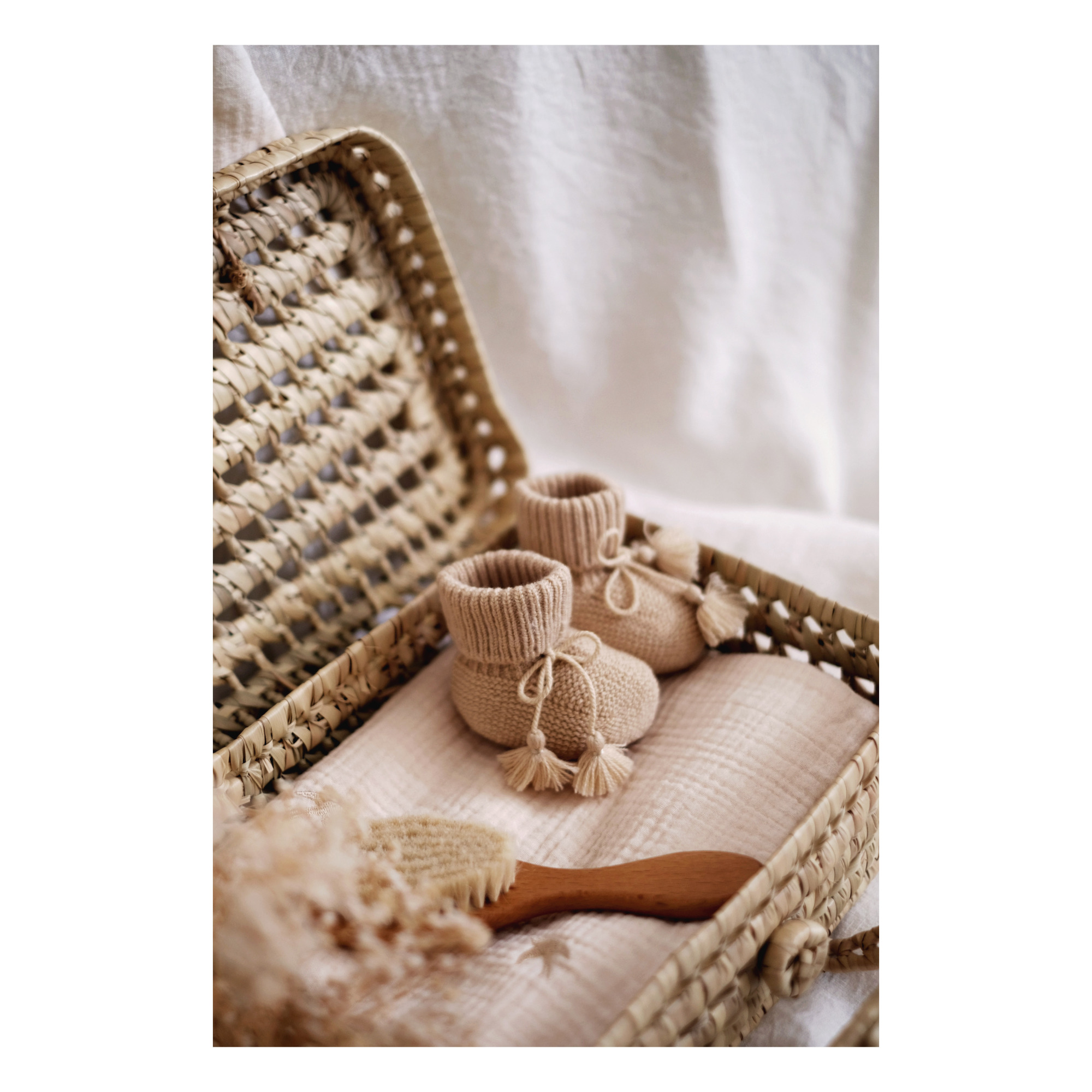 Chaussons bébé beige Gentil Coquelicot Paris – Image 5