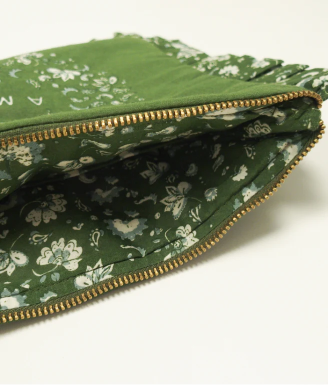 POCHETTE À VOLANTS - AMOUR KHAKI – Image 3